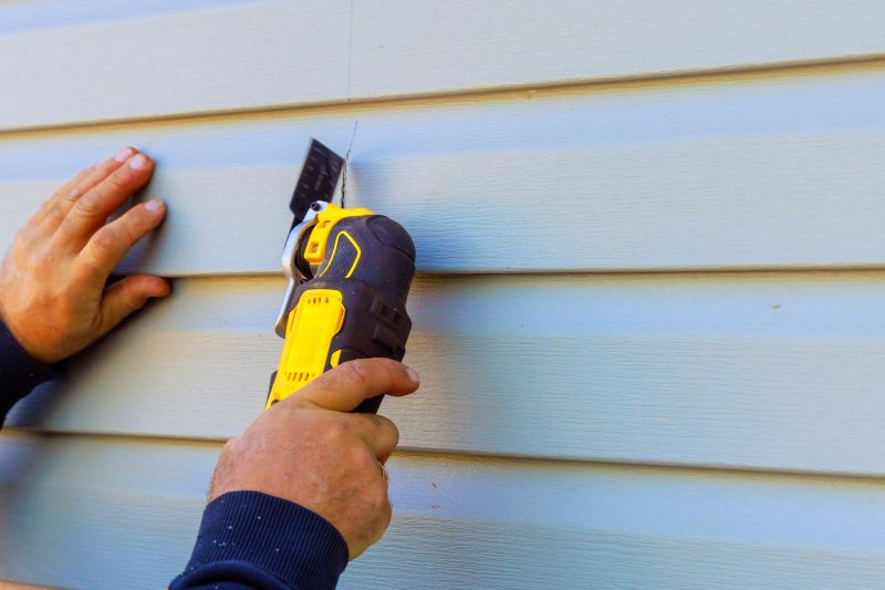 Vinyl Siding Repair - Skilled Technician