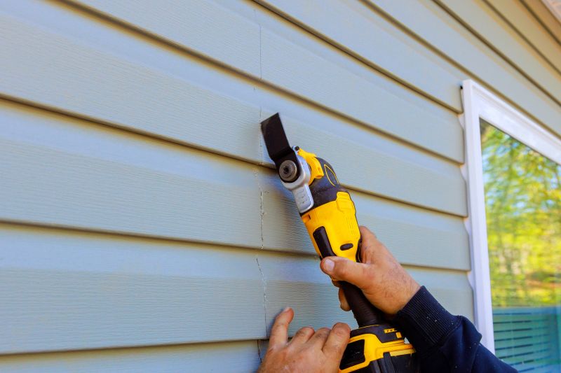 Vinyl Siding Repair - Panel Replacement